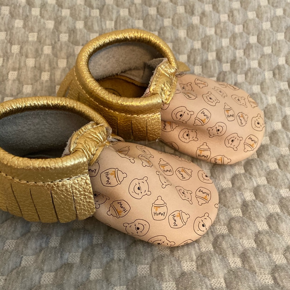 Freshly Picked Mocs sz 7